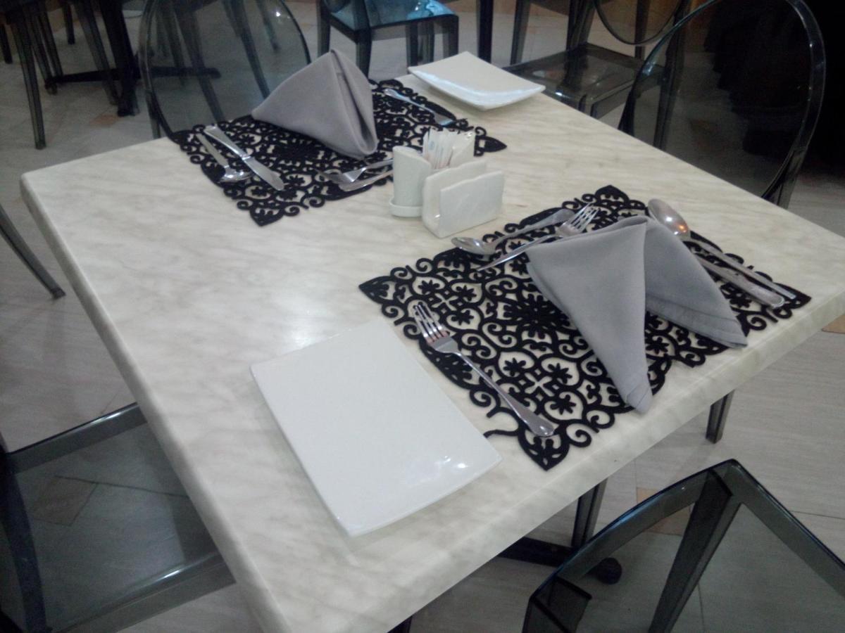 Chamiachi Hotel & Apartments Bamburi Eksteriør billede