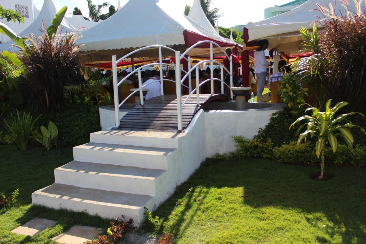 Chamiachi Hotel & Apartments Bamburi Eksteriør billede